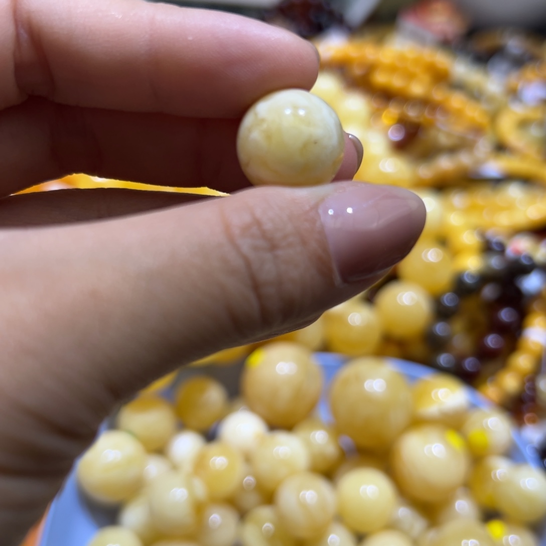 琥珀珠宝奇石未镶嵌