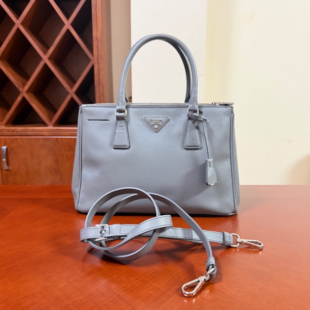 95新 Prada/普拉达 小号十字纹牛皮杀手包 鱼鱼