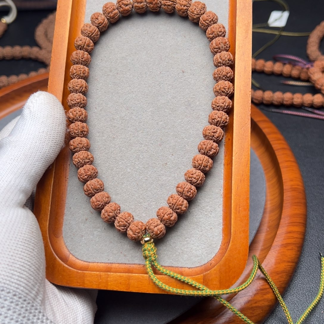 星***八金刚菩提吊坠老树王