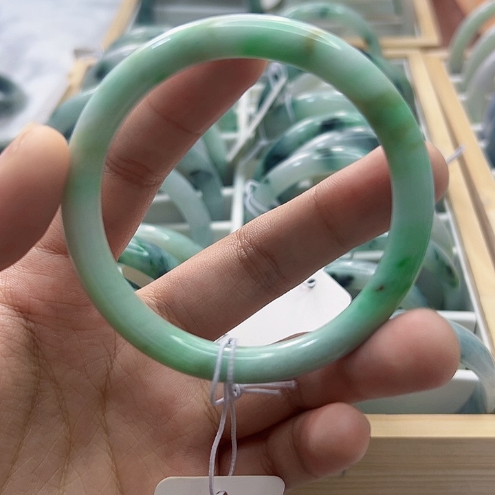 翡翠手镯未镶嵌11111111111111