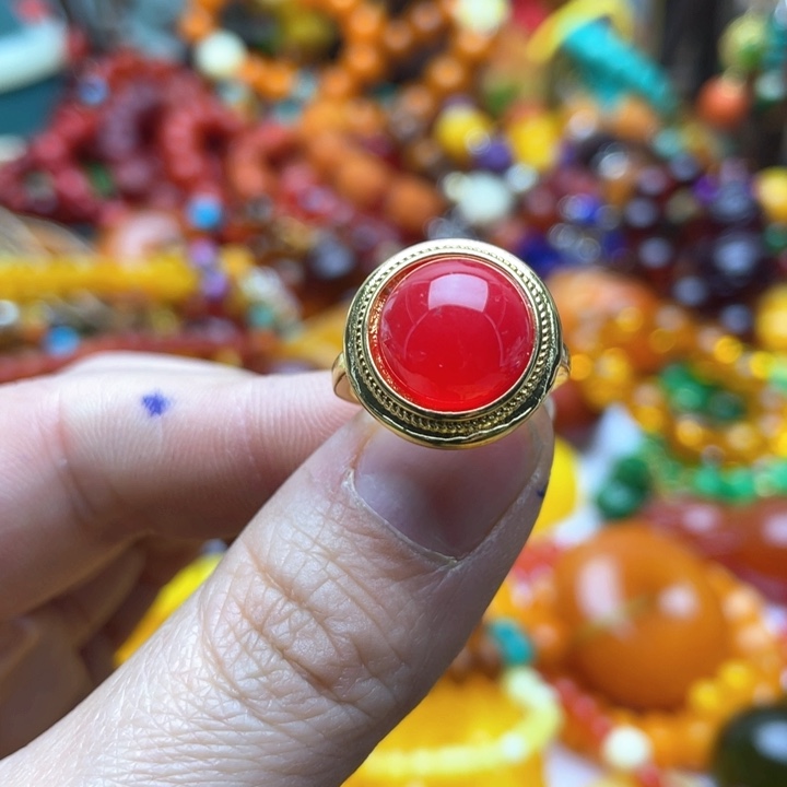树脂制品65号红色戒指