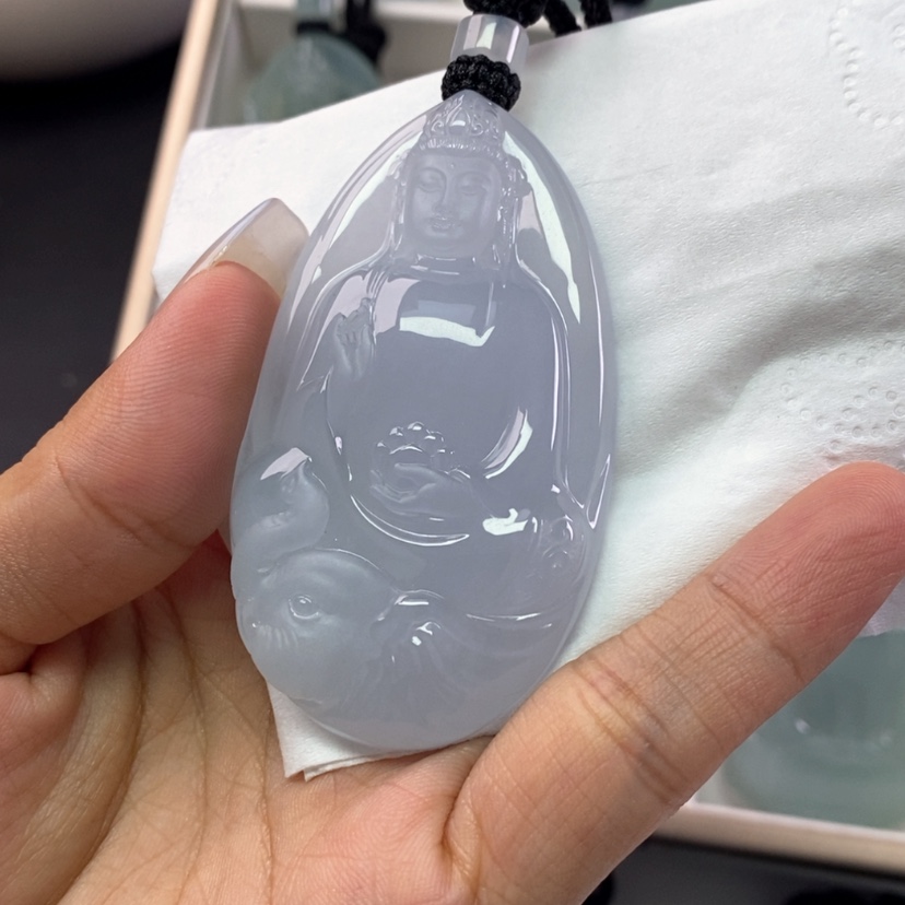 【闪购商品】颈饰未镶嵌翡翠五**吟翡翠