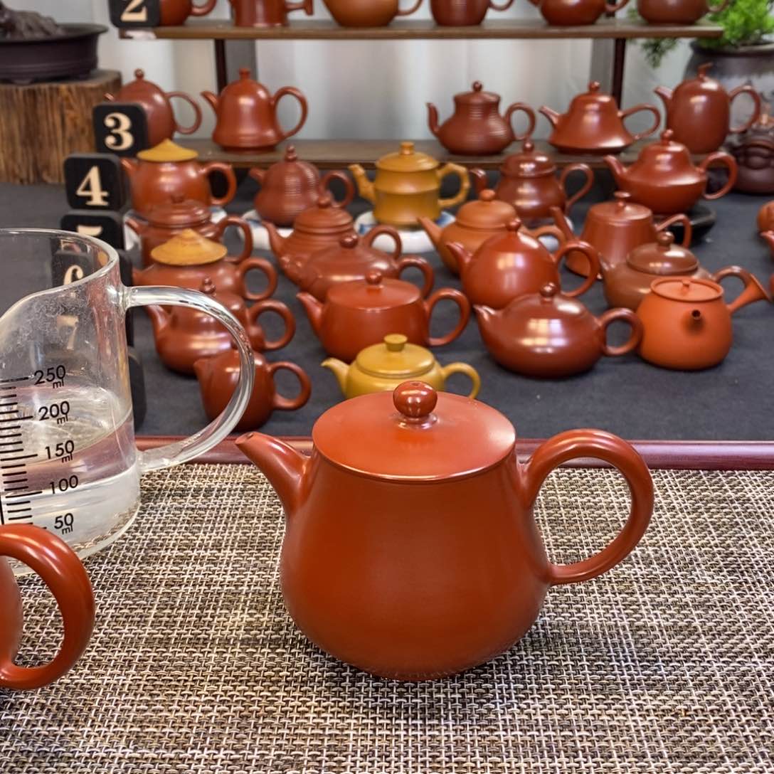 紫砂茶壶?***志潮州手拉壶