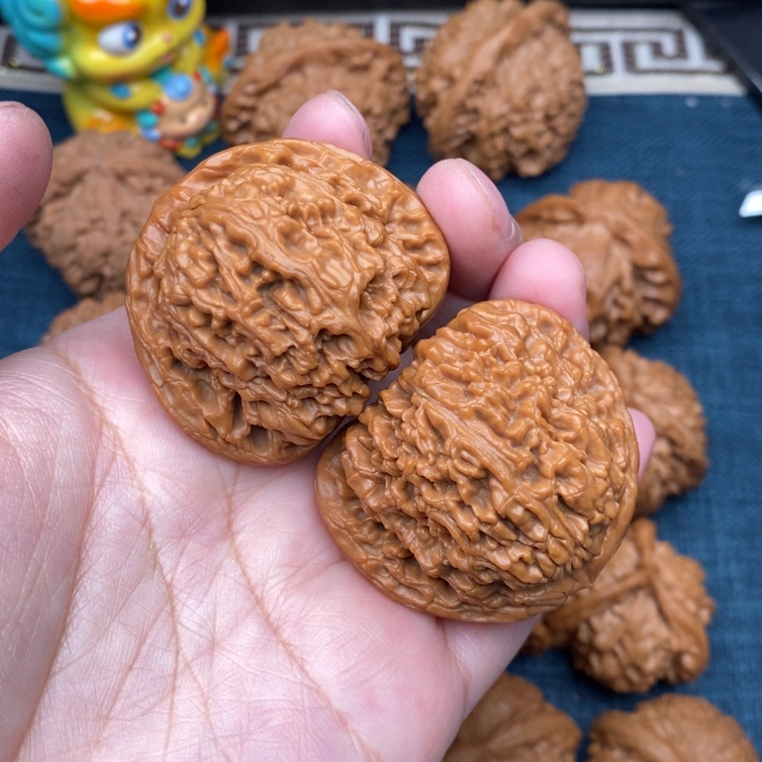 文玩核桃把件44毕业球疆