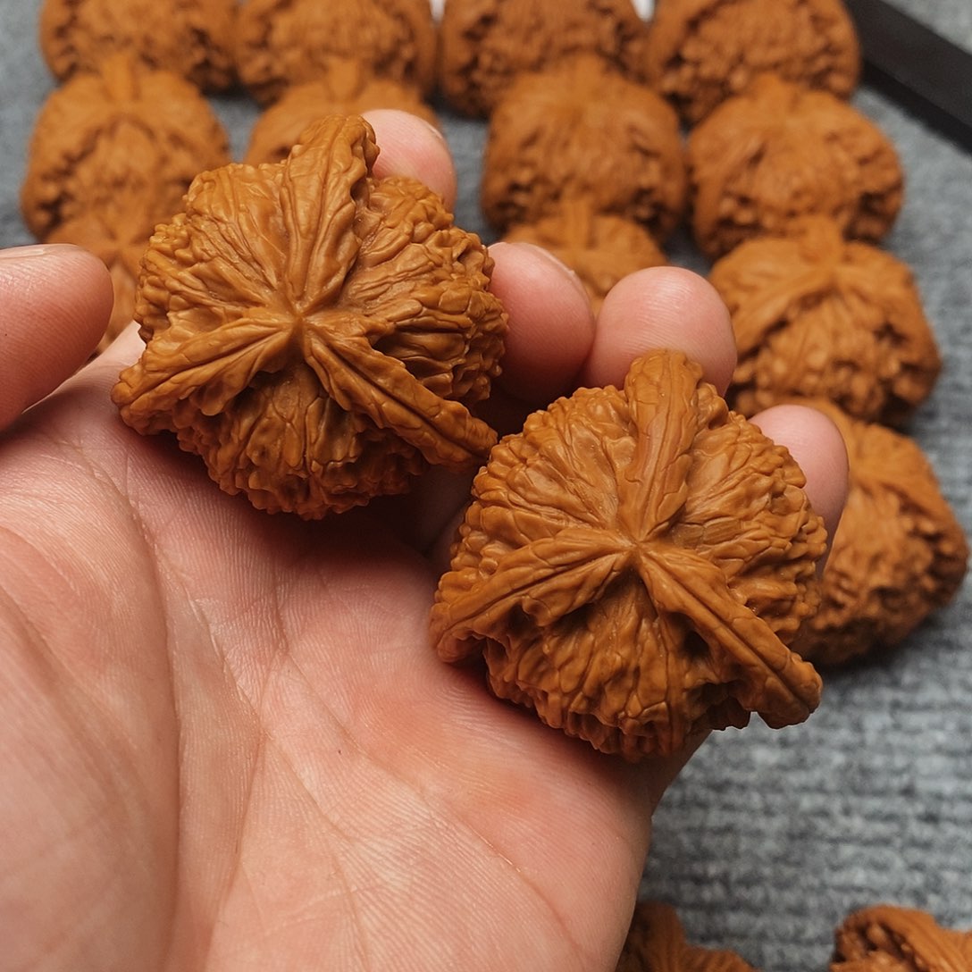 文玩核桃吊坠?***⁶精工修复三棱40白奔