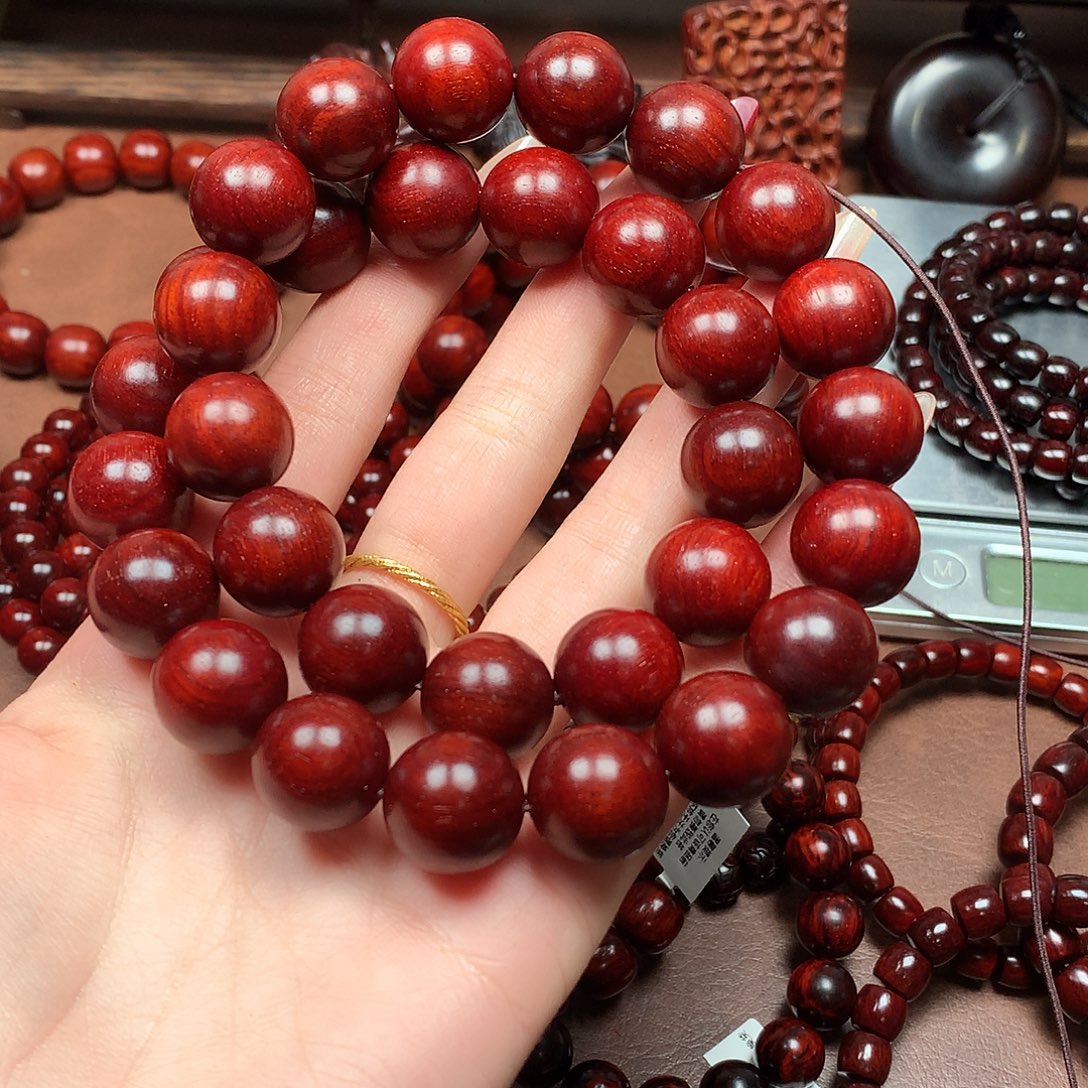 杰***罗檀香紫檀（小叶紫檀）1.5手持