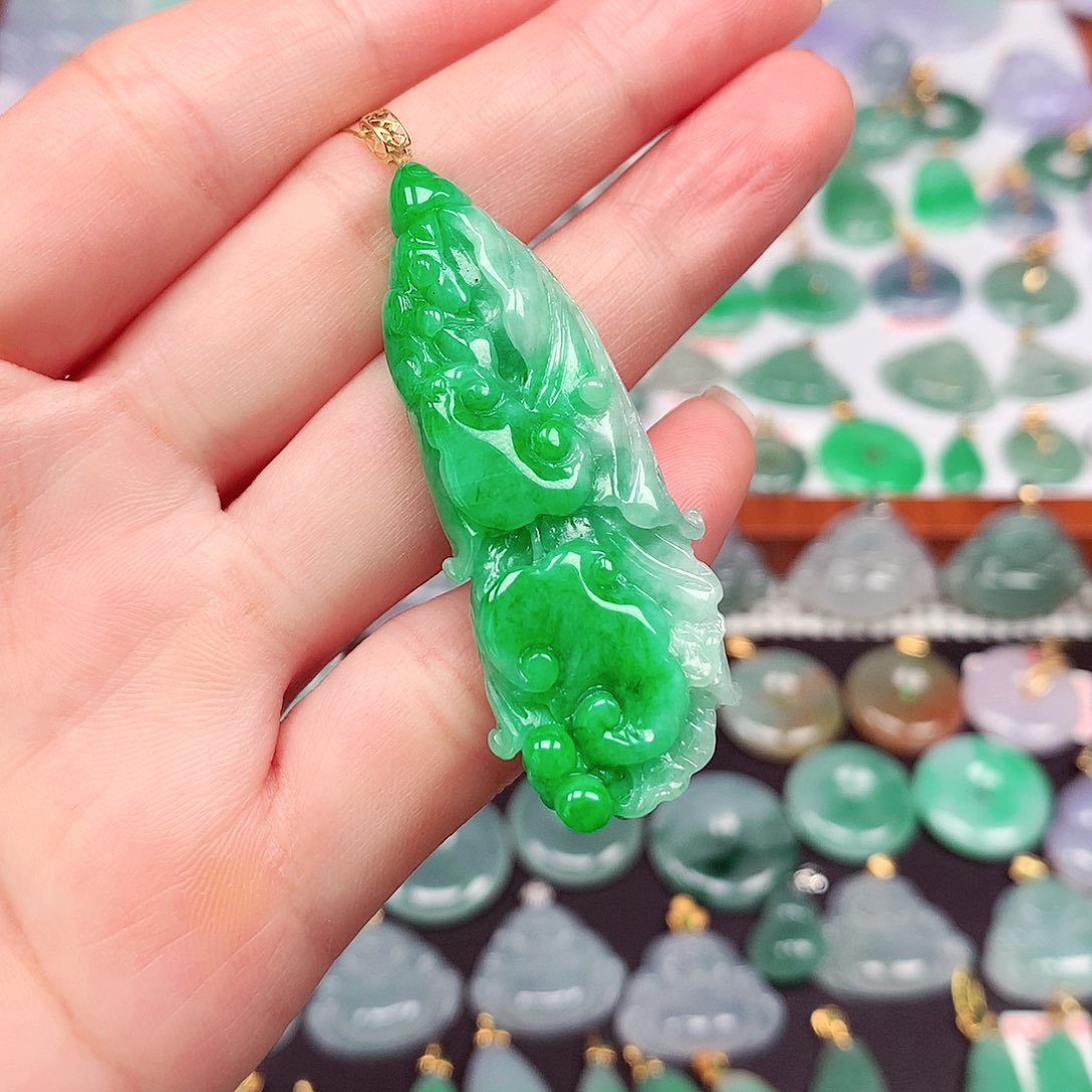 翡翠颈饰18K金镶嵌天然翡翠A货