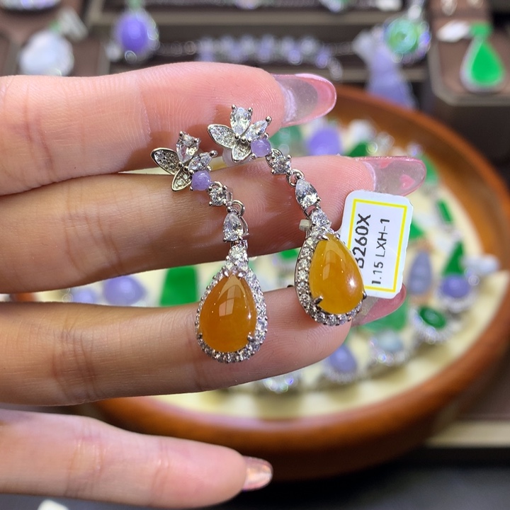 翡翠颈饰银S925镶嵌翡翠吊坠