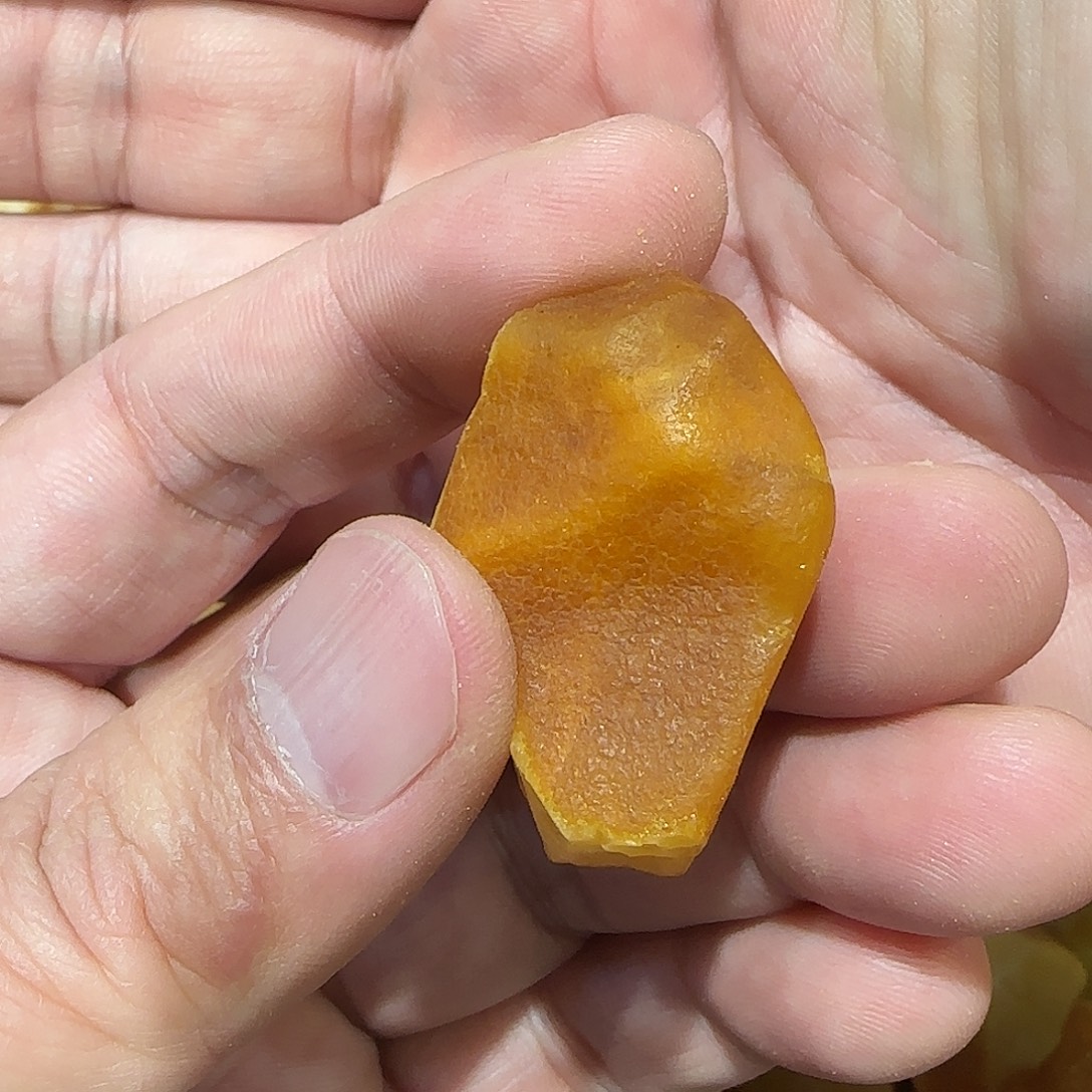 定制琥珀未镶嵌蜜蜡