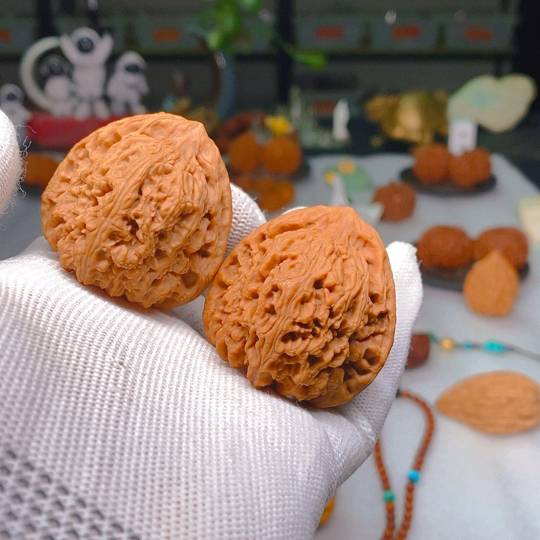 文玩核桃把件天花板南疆石