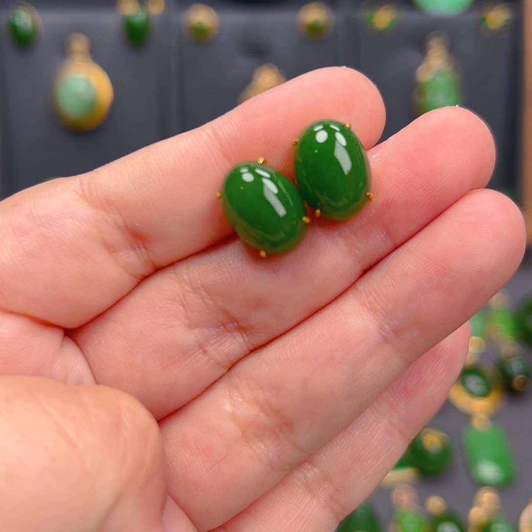 和田玉18K金镶嵌耳饰