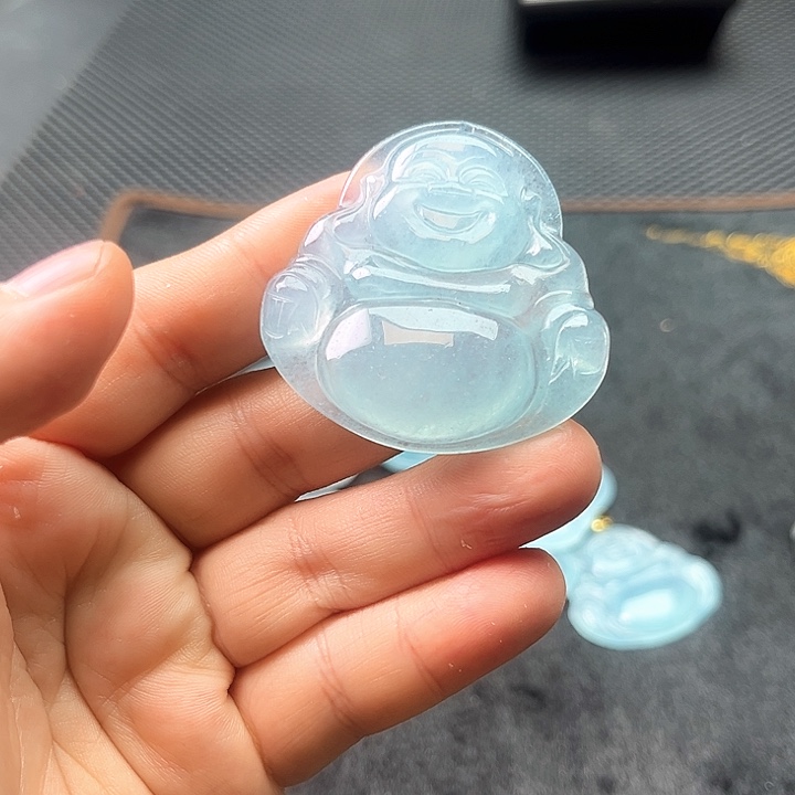 翡翠颈饰未镶嵌啊啊