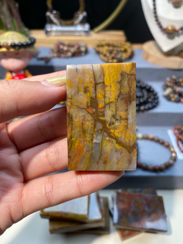 天然北票硅化玉牌子