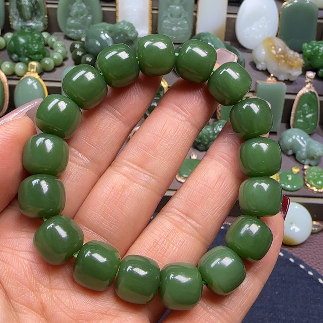 和田玉手串未镶嵌墨*