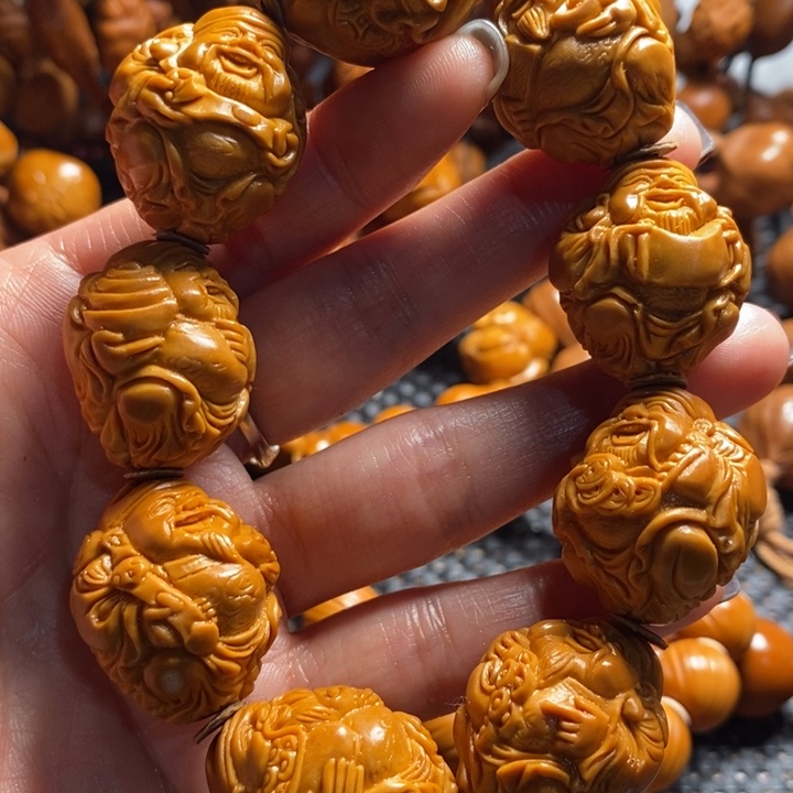 吊坠橄榄核八方财神