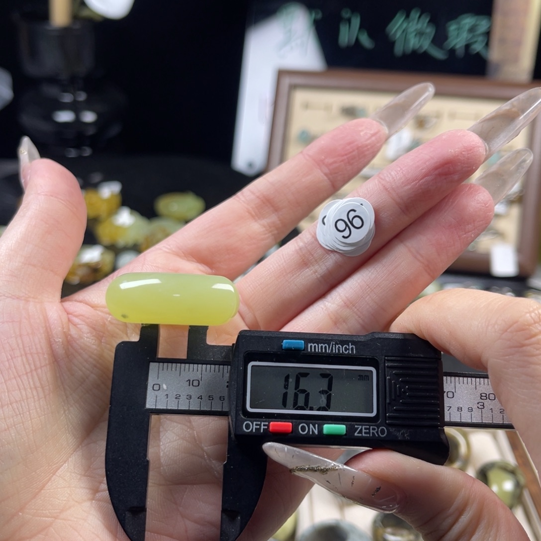 蛇纹石玉未镶嵌戒指