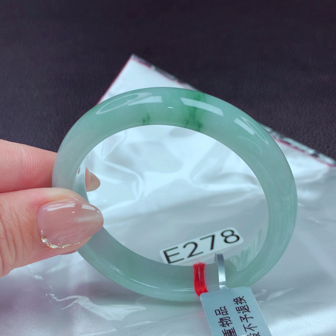 翡翠手镯未镶嵌手镯88