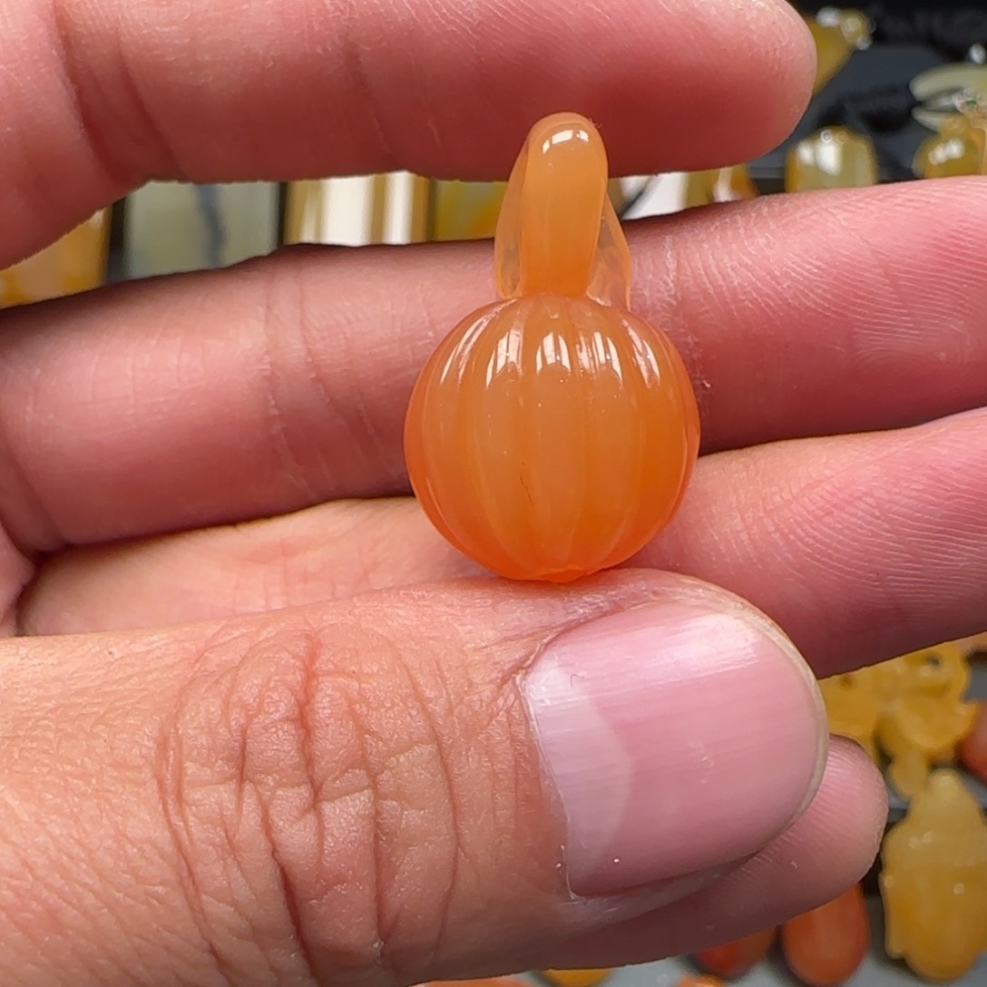 石英质玉（黄龙玉）未镶嵌吊坠(不含链)y**n