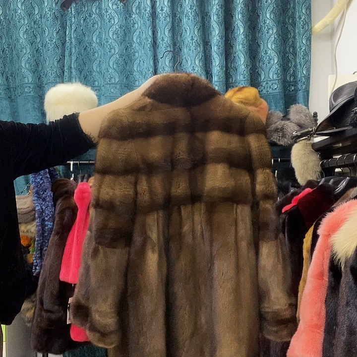 时尚洋气款衣服拍直播间实物