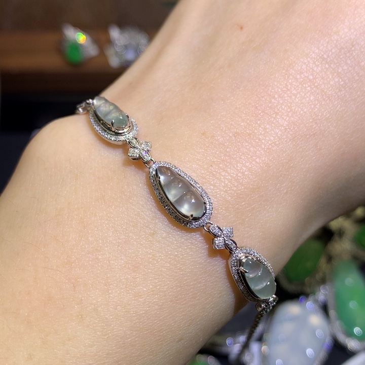 翡翠吊坠(不含链)18K金镶嵌手链