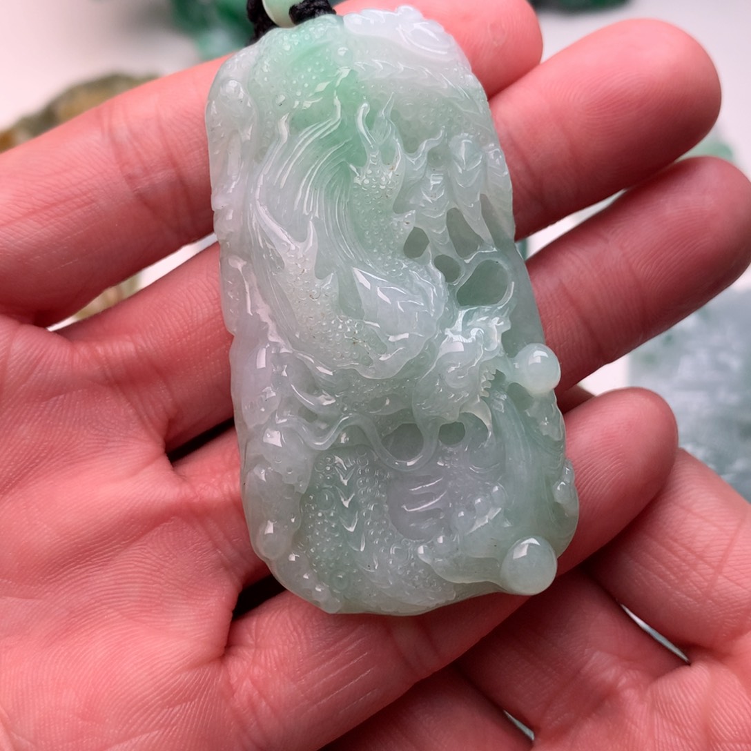 定制翡翠未镶嵌龙