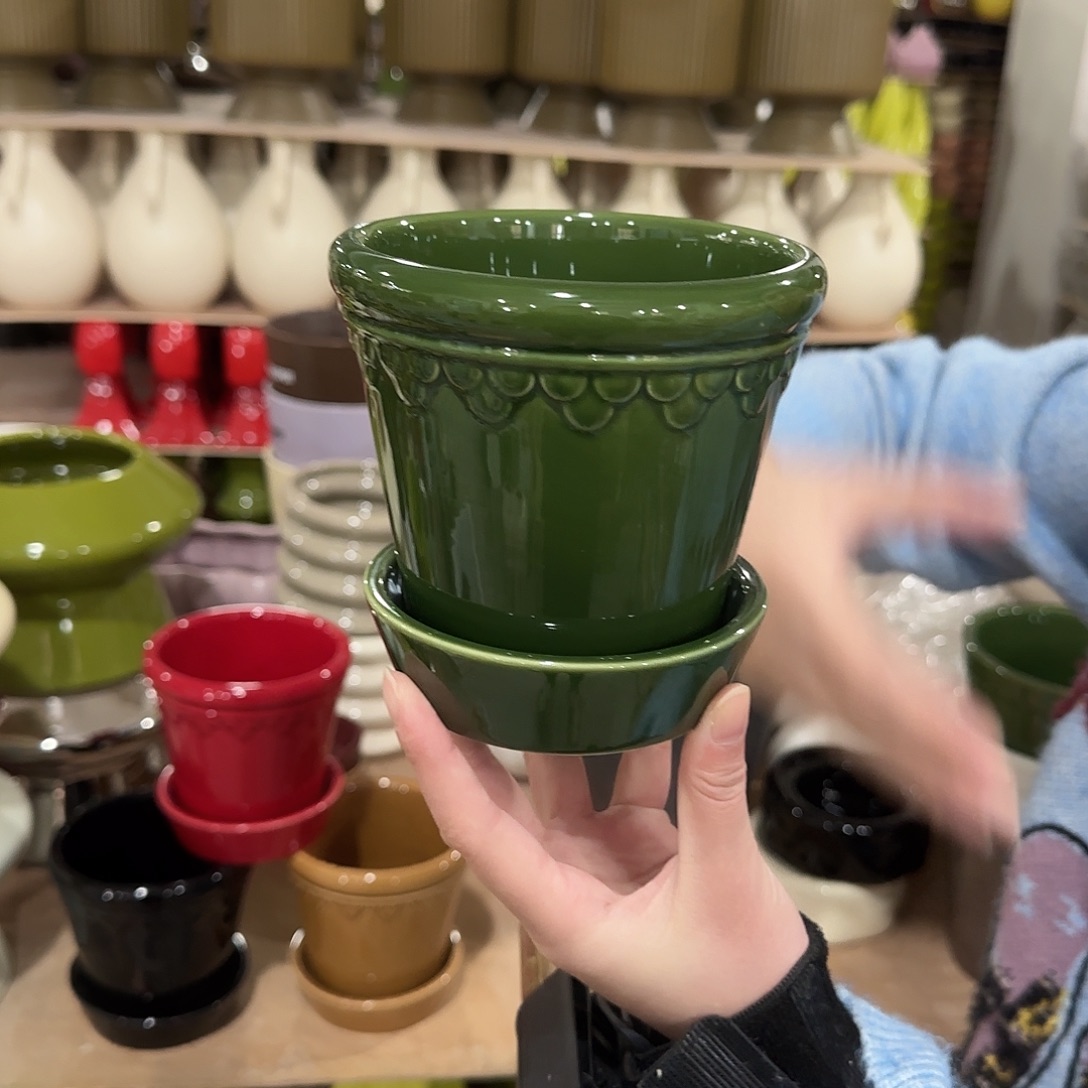 b4绿色带托花盆花盆花盆