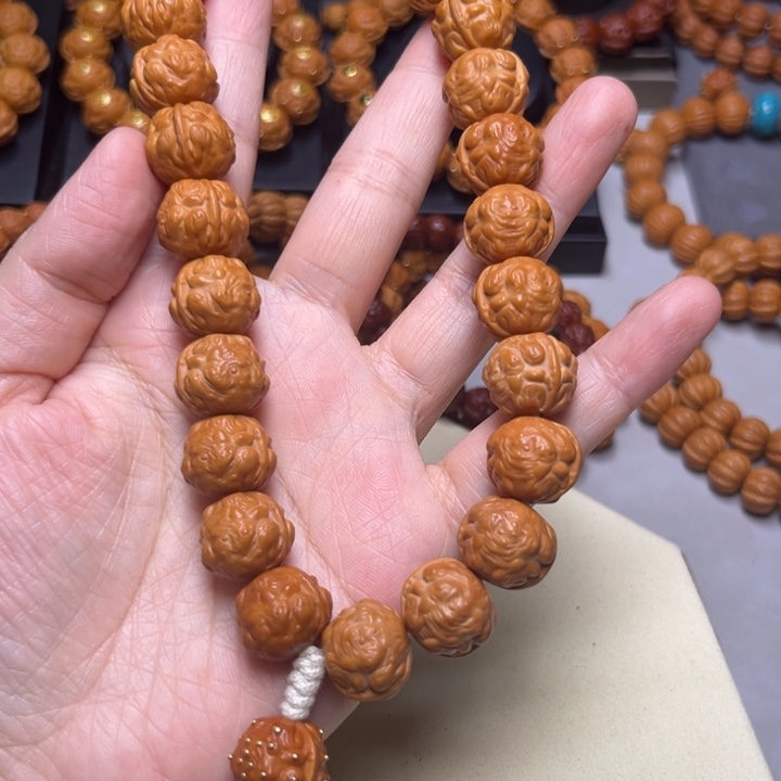 吊坠猴头核桃金蟾手持