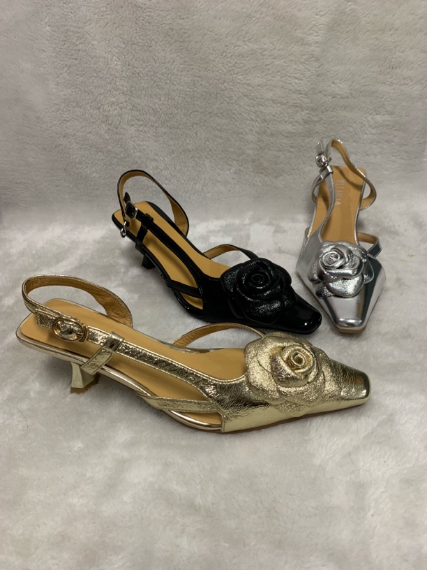 羊皮酒杯跟金色银色黑色山茶花方头浅口时装凉鞋春季甜辣千金2423