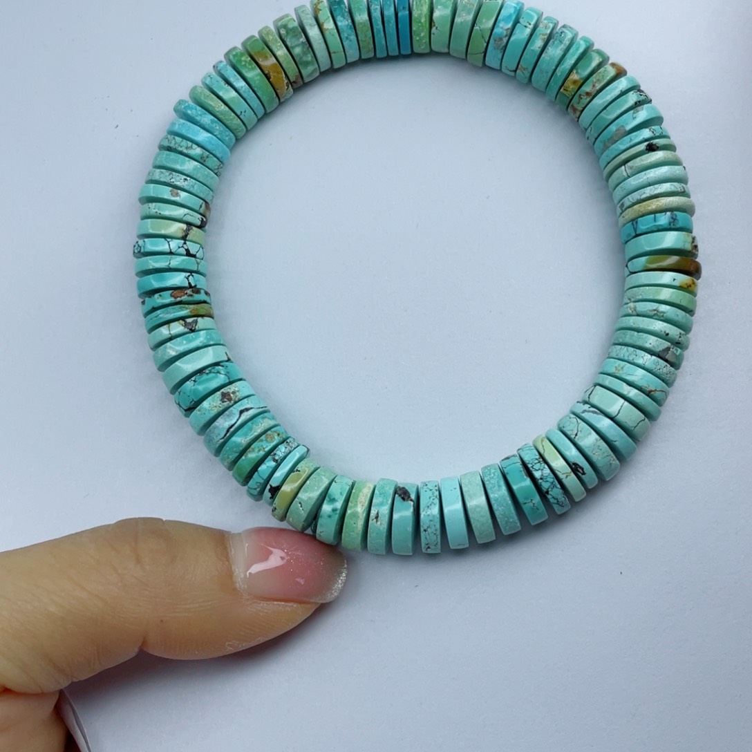 绿松石颈饰未镶嵌