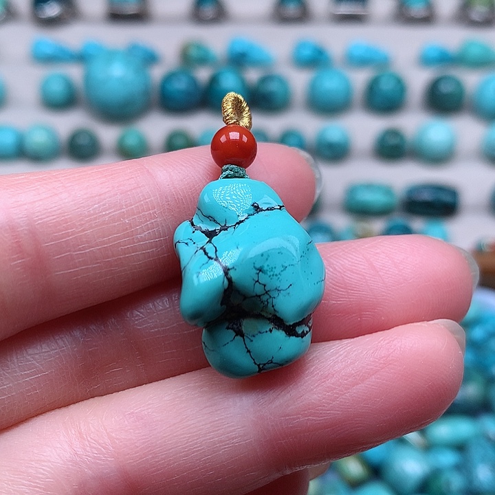 绿松石颈饰未镶嵌