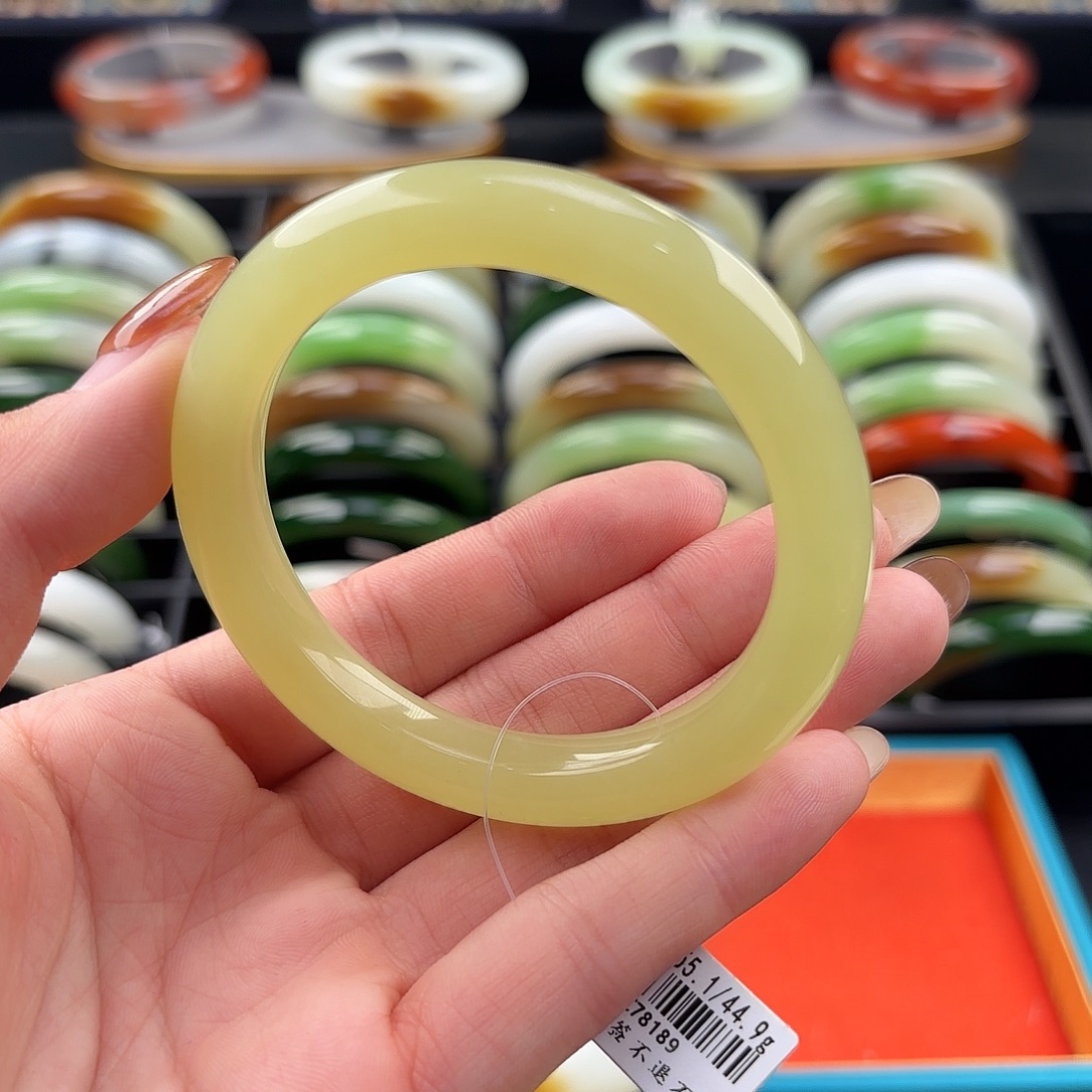 和田玉未镶嵌手镯55.1