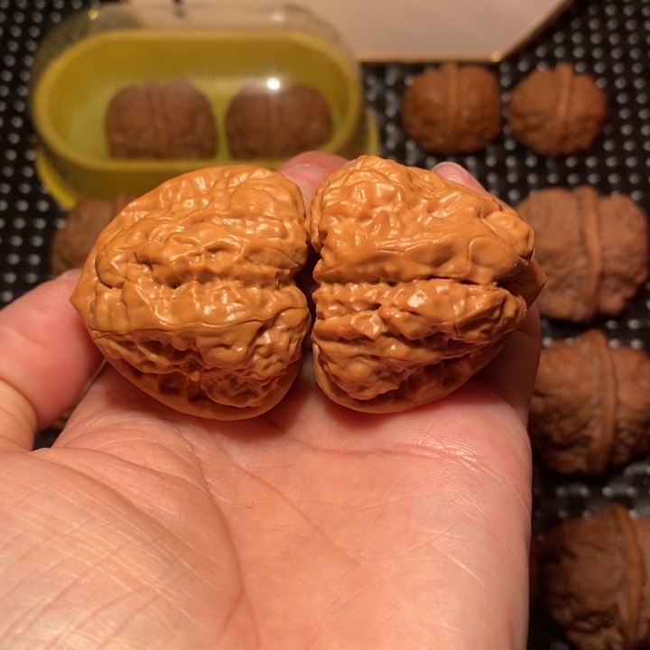 文玩核桃把件四开八腿三角暴力箭毒蛙