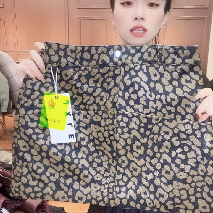 110……120斤皮短裙