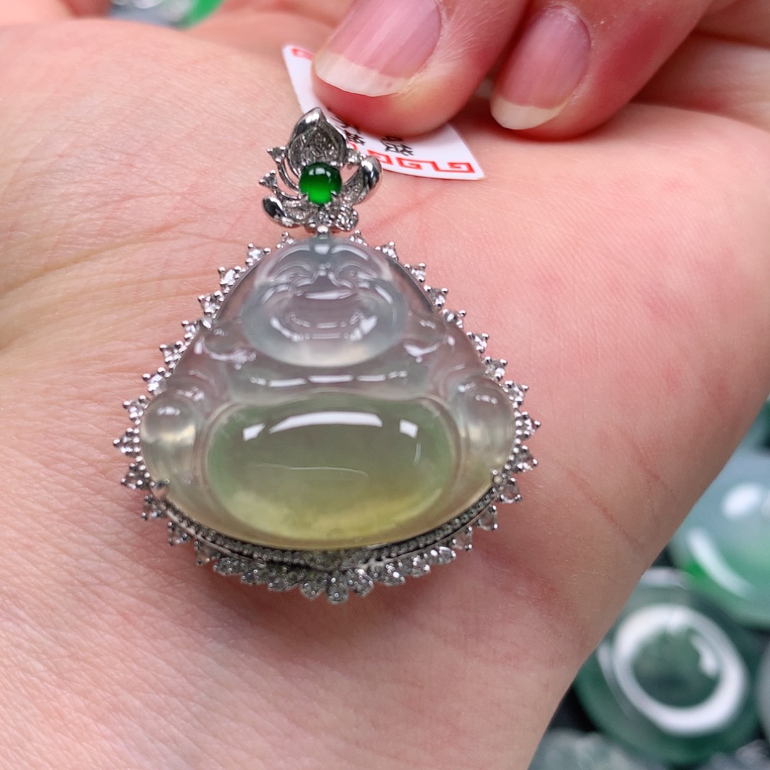 颈饰18K金镶嵌翡翠天然翡翠