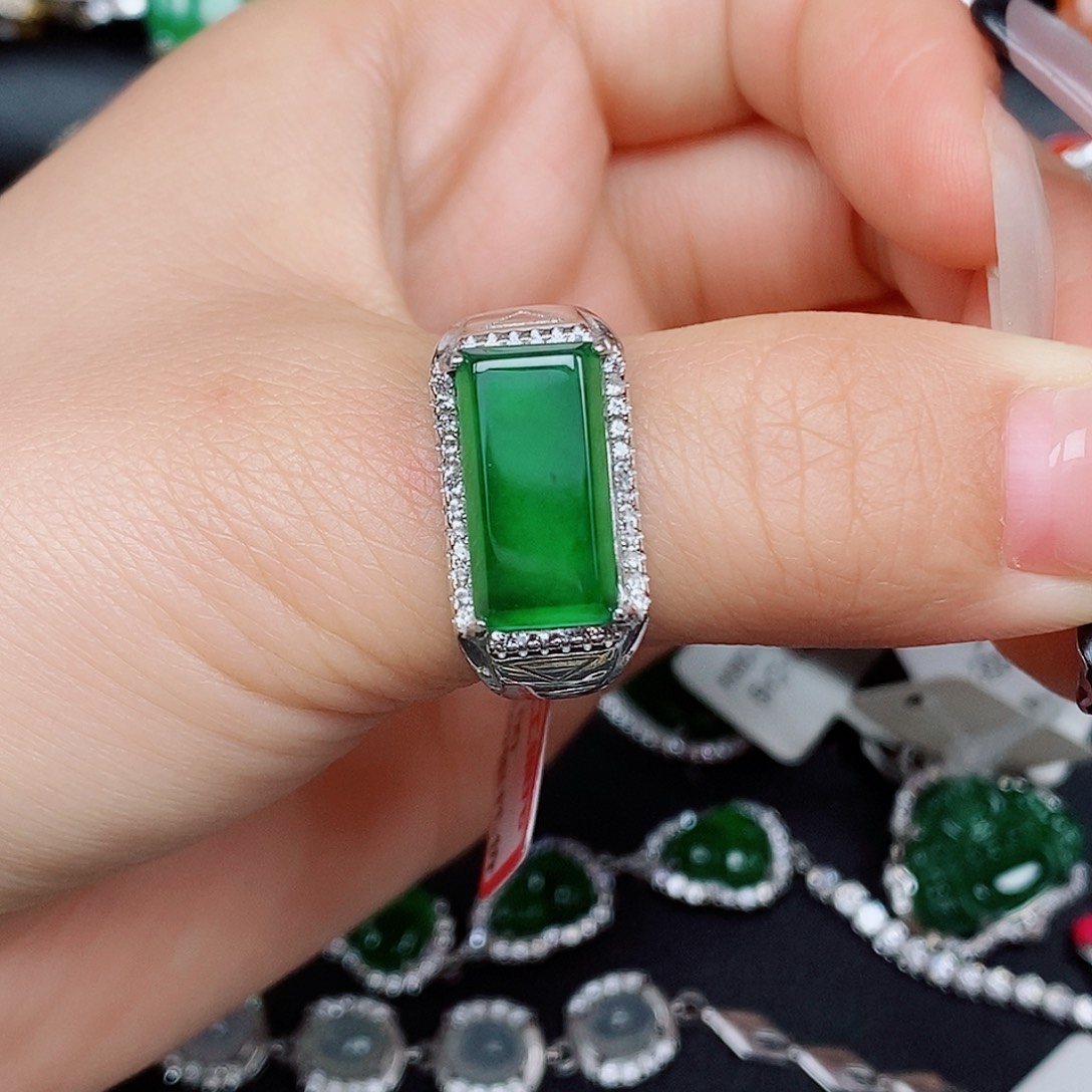 翡翠戒指银S925镶嵌戒指