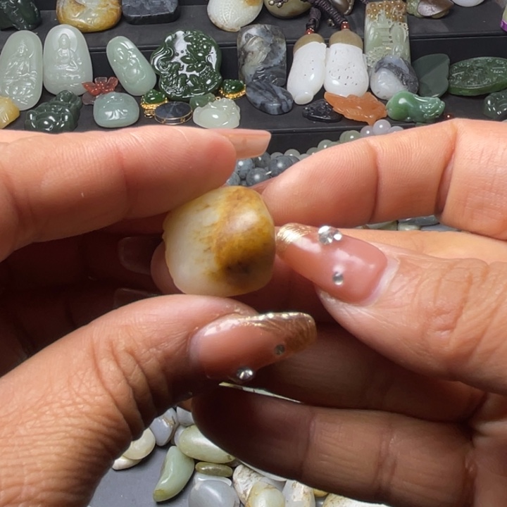 和田玉未镶嵌珠宝半成品