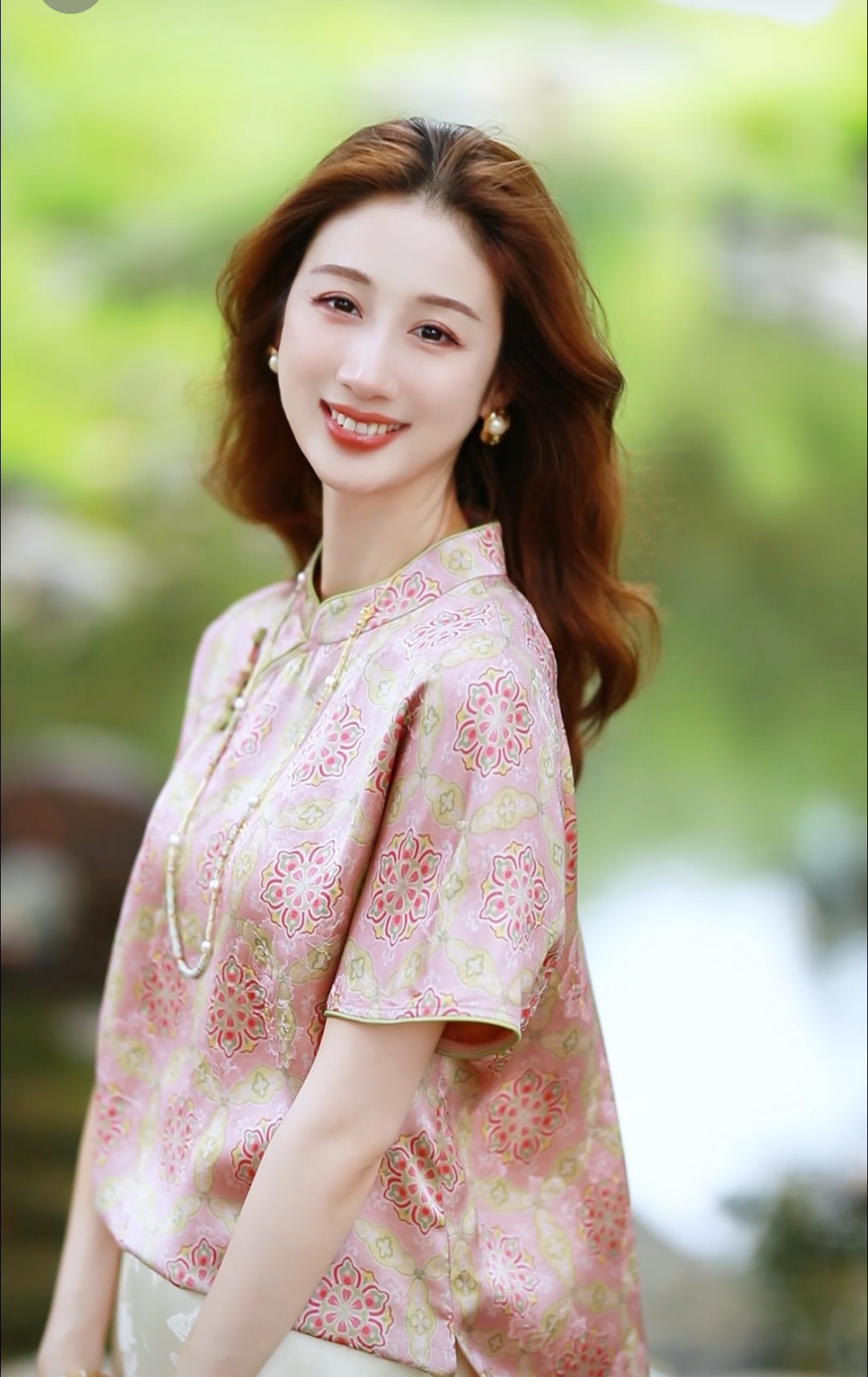 时尚夏季百搭复古宽松立领气质提花衬衫5200