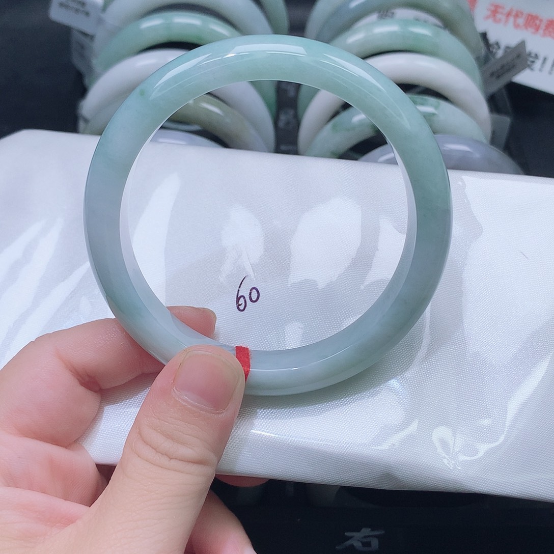 翡翠未镶嵌手镯225