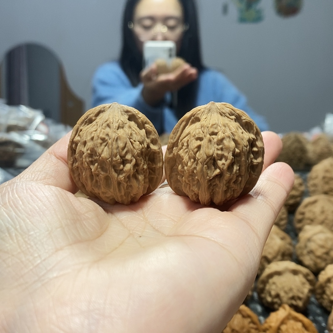 吊坠桃核石狮子34