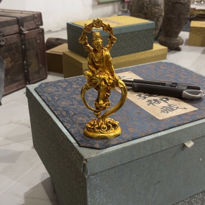 精品摆件工艺品等