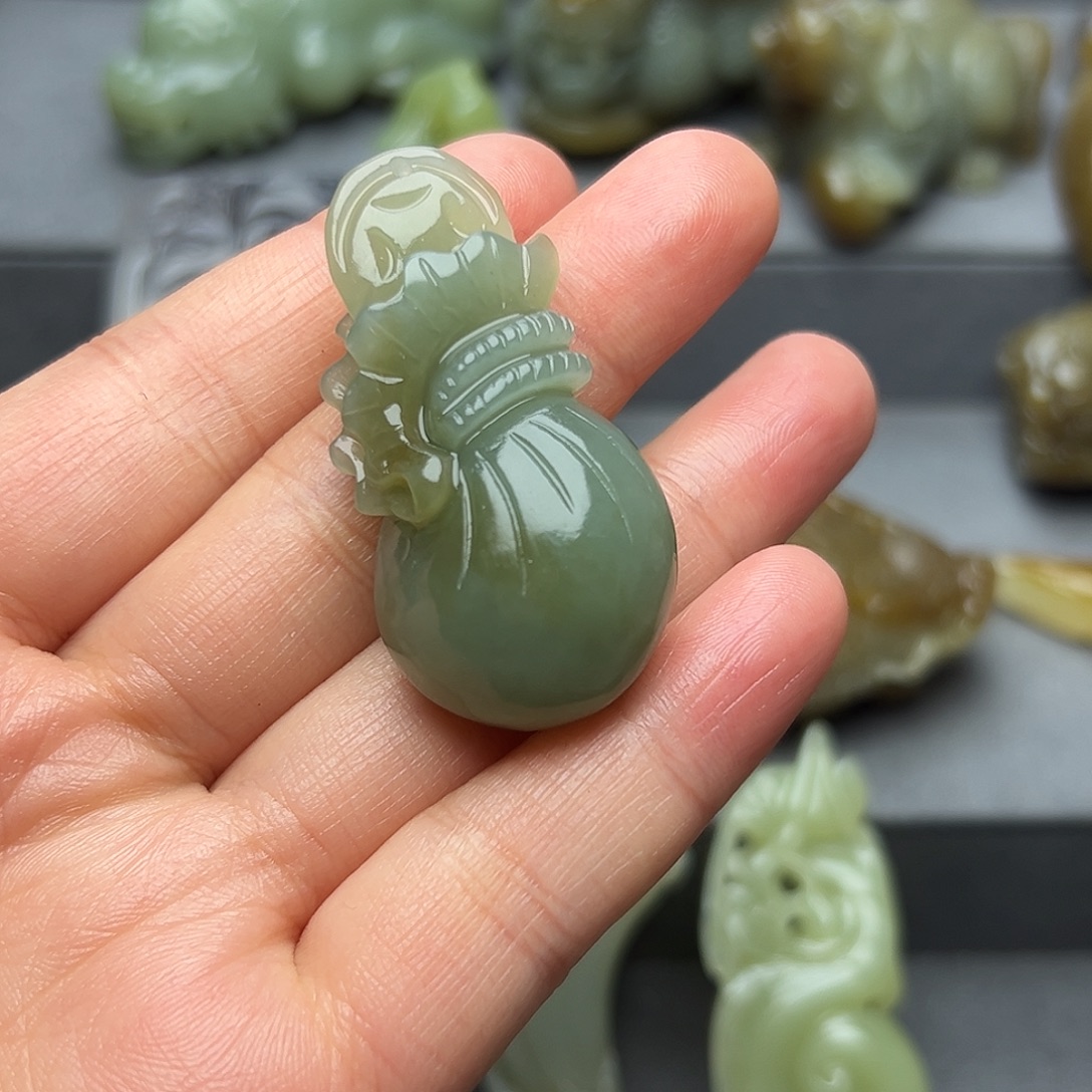 和田玉未镶嵌挂件