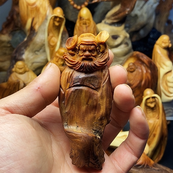 宝***区柏木一物一拍自带香味