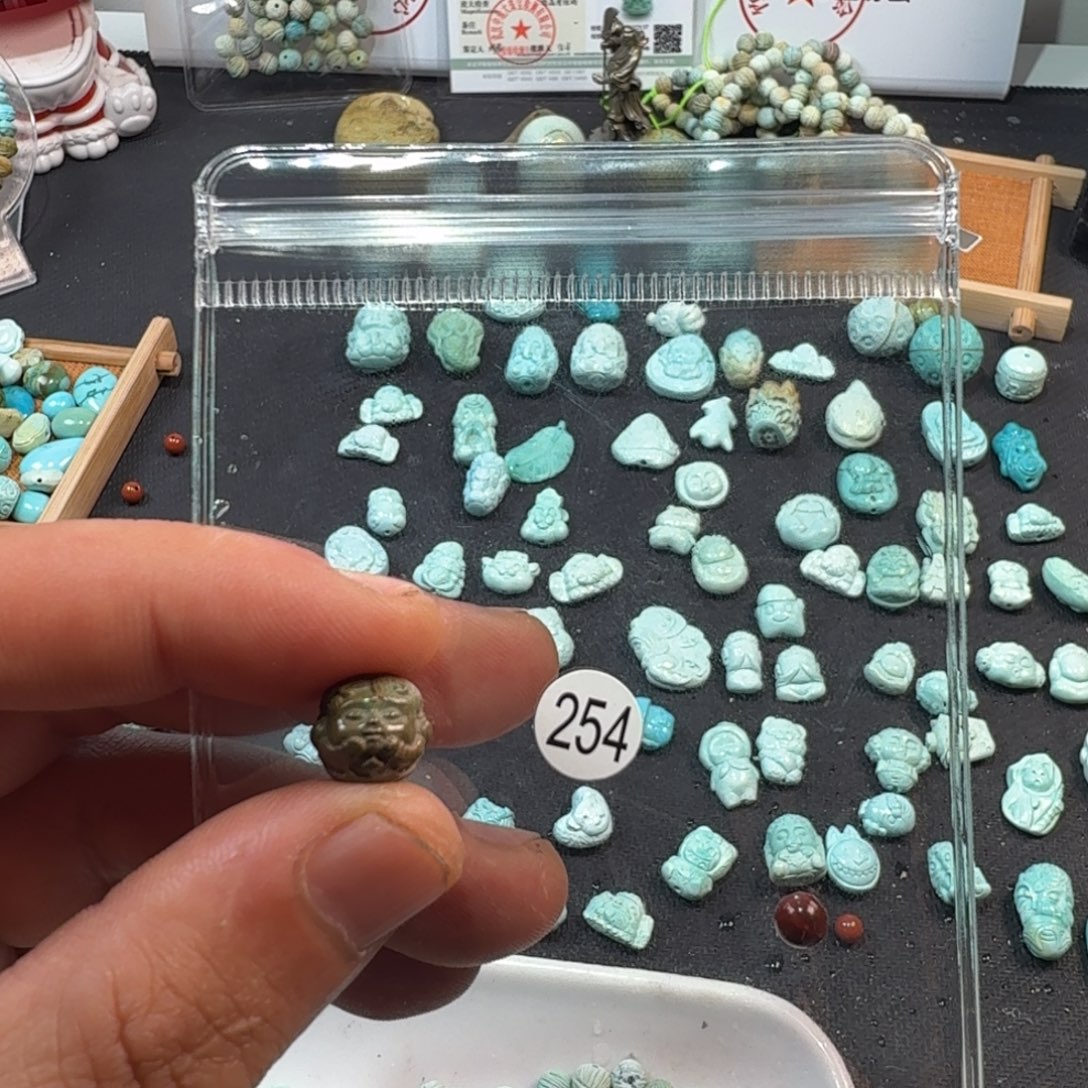 南红玛瑙未镶嵌珠宝奇石