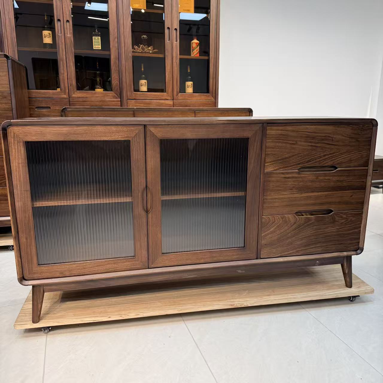 现代轻奢乌金木实木餐边柜北欧餐厅储物碗柜极简全实木置物橱柜架