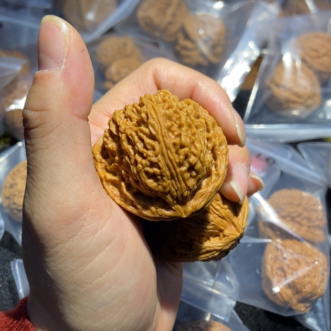 吊坠文玩核桃44三角南疆石90