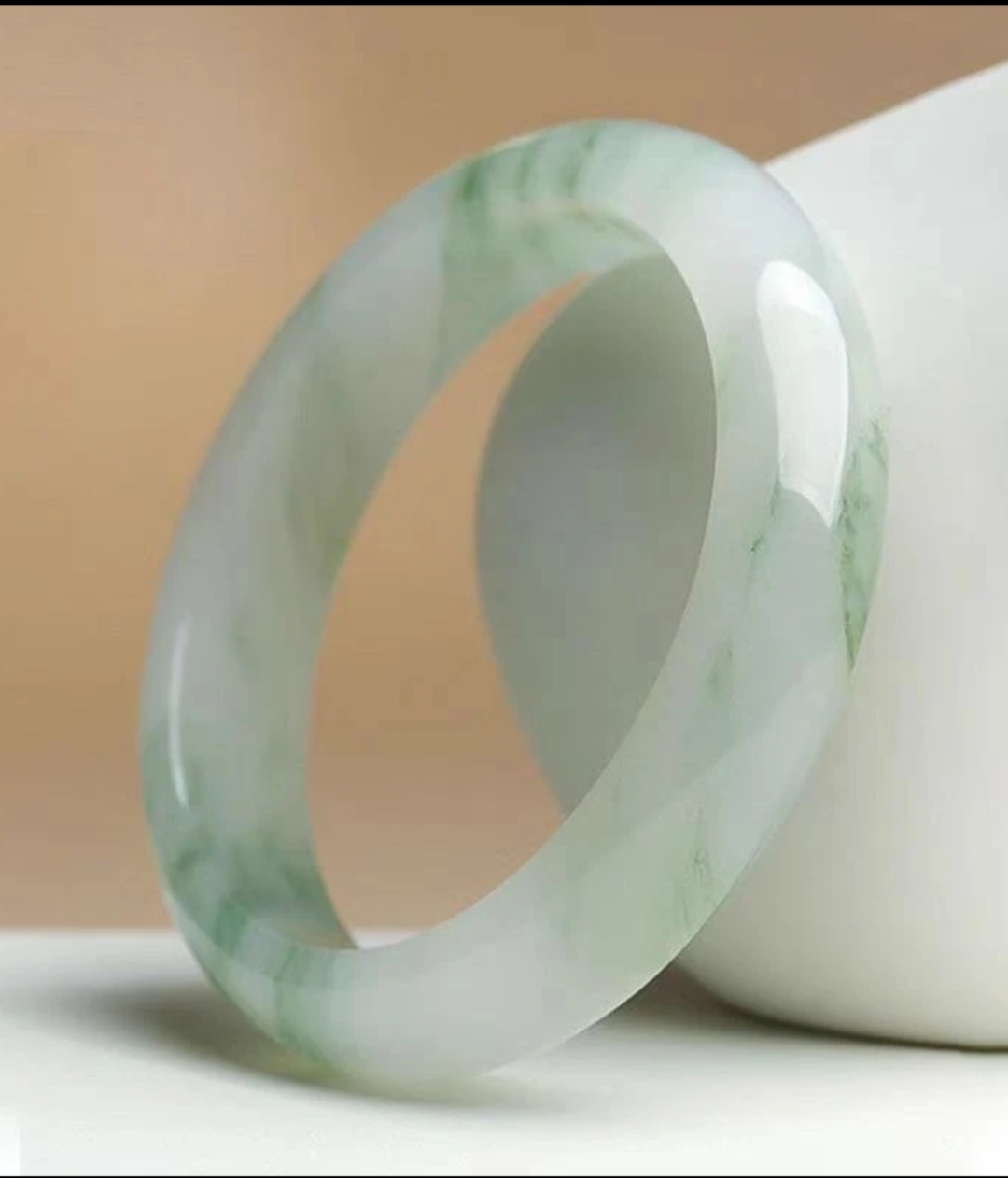 浅绿天山翠正圈女款新疆雪翠金丝玉飘花时尚美观