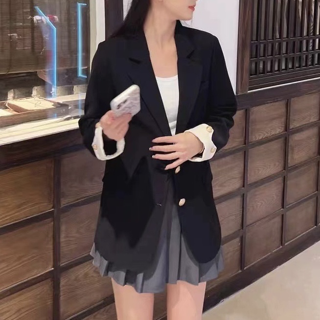 奶白色西装外套女2025春季新款韩版设计感小众时尚气质通勤小西服