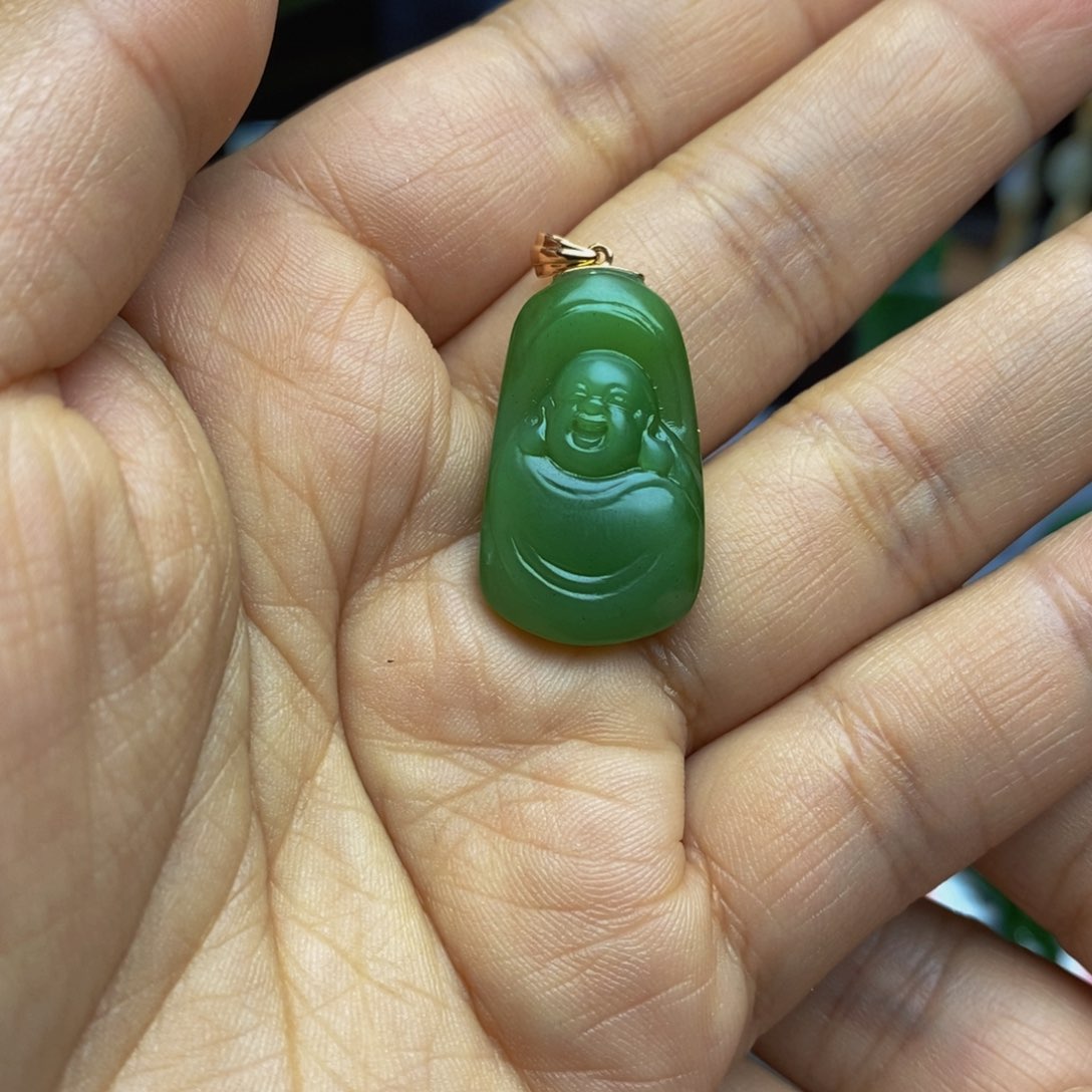 和田玉颈饰18K金镶嵌菠*蜜