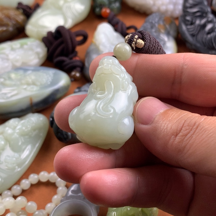 未镶嵌和田玉挂件