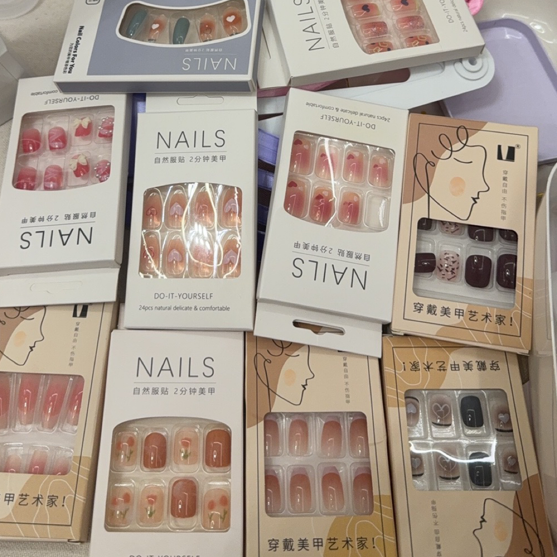 8颗，新款高级感显白短款穿戴式手工美甲贴片（不可选隐藏）